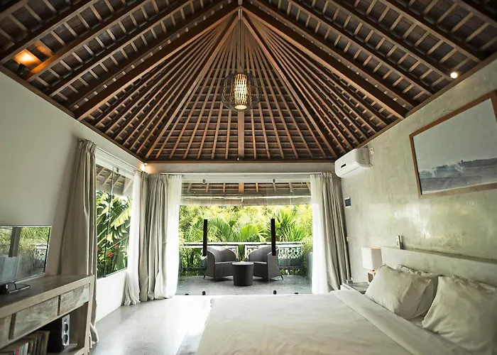 Surflodge Limasan Bali