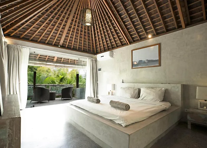 Surflodge Limasan Bali ホテル 4*