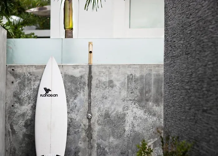 Surflodge Limasan Bali ホテル ケロボカン