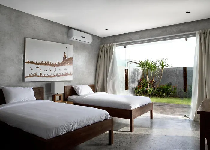 Surflodge Limasan Bali 4*