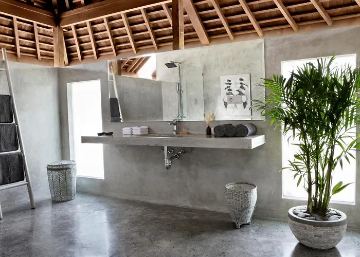 ホテル Surflodge Limasan Bali