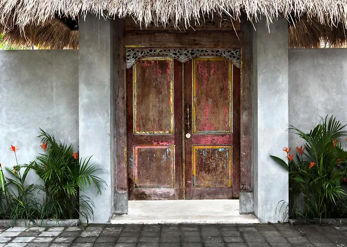 Surflodge Limasan Bali ホテル 4*