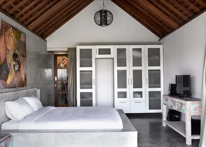 ホテル Surflodge Limasan Bali 4*